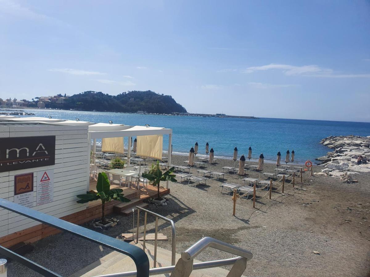 Sestri Executive 2 Bedroom&huge Terrace Apartment