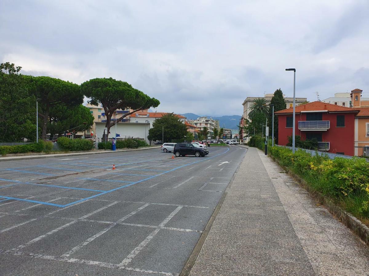 Sestri Executive 2 Bedroom&huge Terrace Apartment